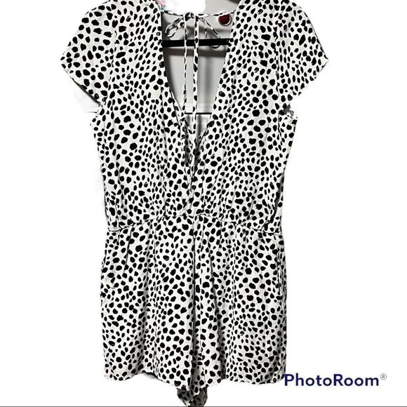 Lulu’s Hottie Dotty Black and White Print open back Romper - Picture 5 of 6